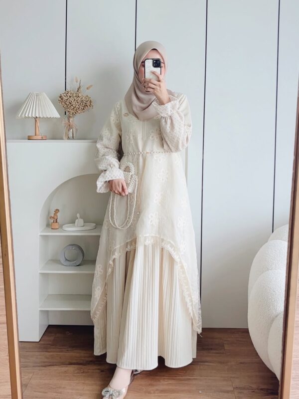 Ansela Series Lace Maxi  - cream